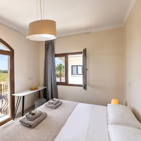 Sunnyvillas: 4br Seafront Villa*private Pool*bw44 Willa